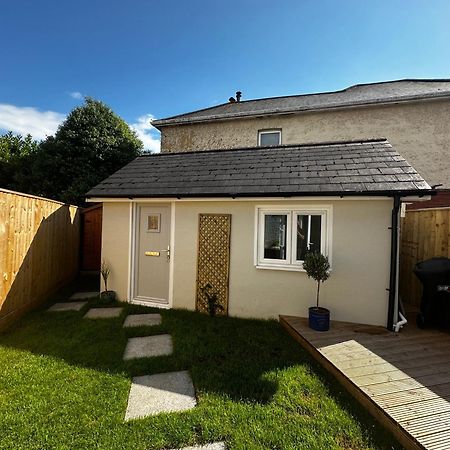 Peaceful Southbourne Studio - Pets Welcome Μπόρνμουθ Εξωτερικό φωτογραφία