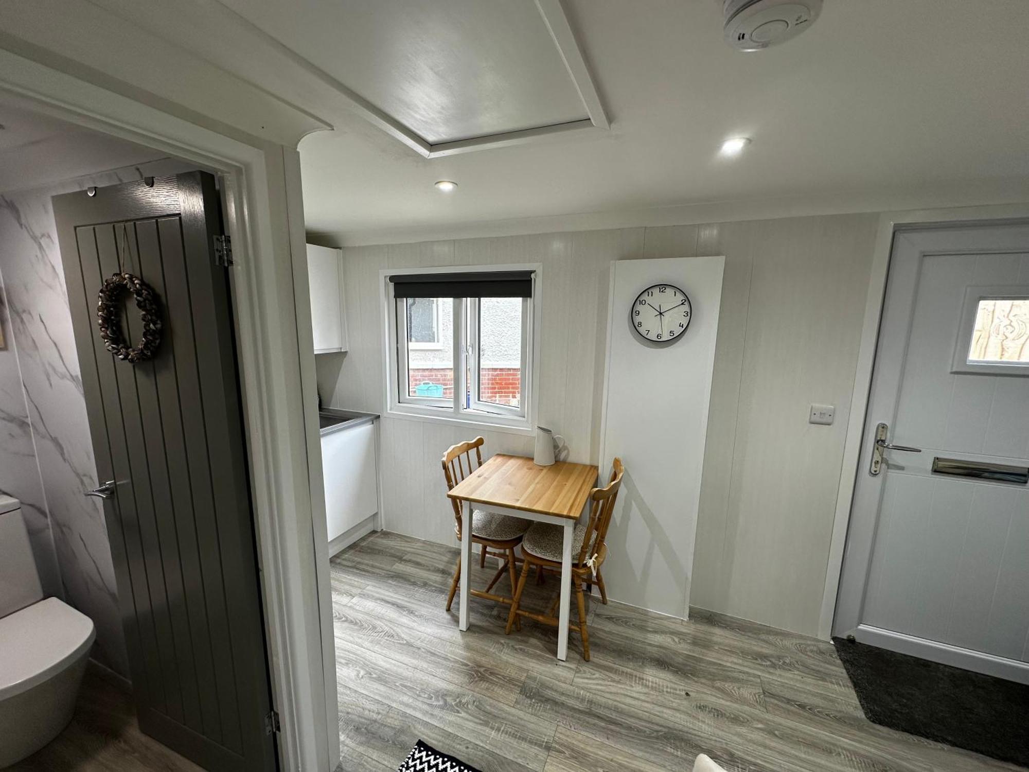 Peaceful Southbourne Studio - Pets Welcome Μπόρνμουθ Εξωτερικό φωτογραφία
