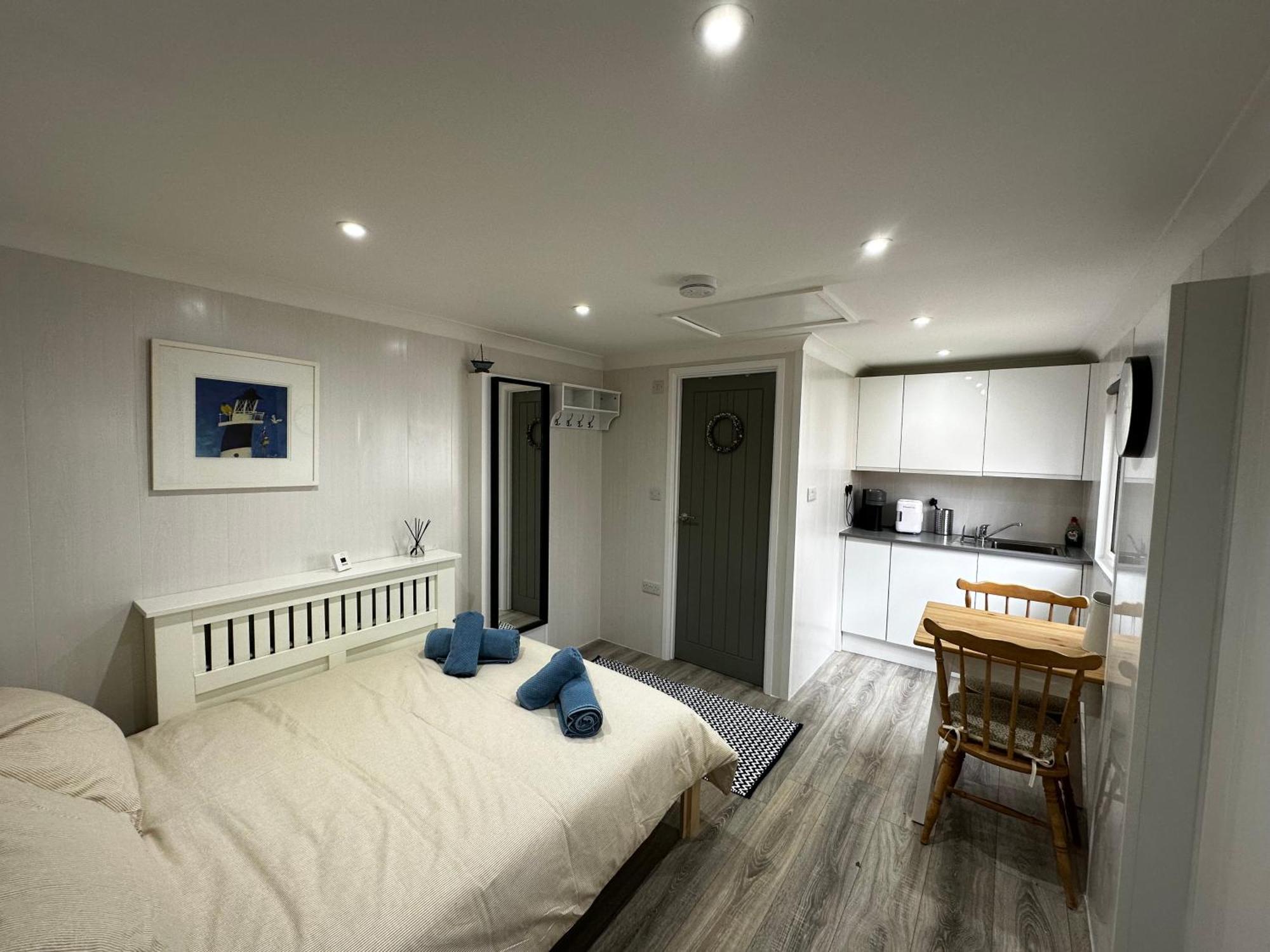 Peaceful Southbourne Studio - Pets Welcome Μπόρνμουθ Εξωτερικό φωτογραφία
